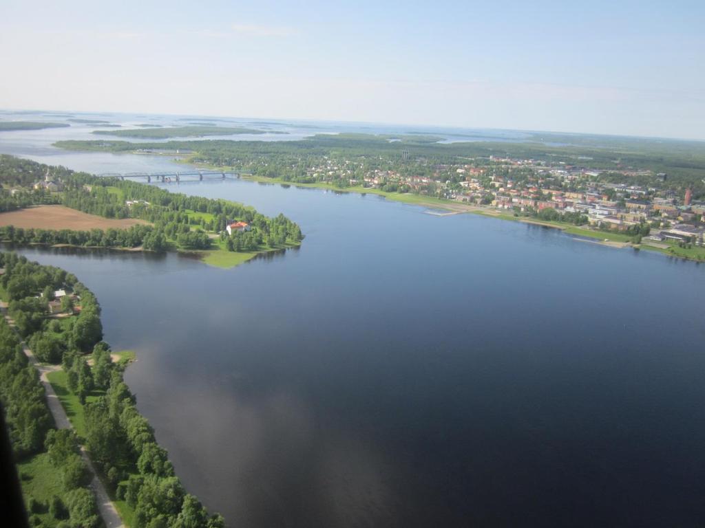 17:40 Keskustelu päivän aiheista 18:00 Suomen aikaa: