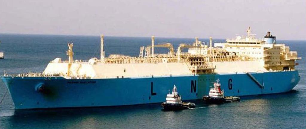 HANKKEEN tekniset tiedot Kuva 4. Esimerkkikuva hankkeessa mahdollisesti käytettävästä Q-Flex -LNG-aluksesta, kapasiteetti 165 000 m 3, pituus 285 m, leveys 43 m ja syväys 11 m (http://www.