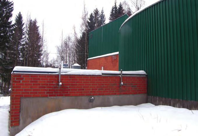 Rajala R. Kuva 9. Haapahuhdan vedenkäsittelylaitos valmistui vuoden 1976 lopulla. (Juuti 2009) Vesi- ja viemärilaitos yhteen Myös vesihuollon organisointipuolella tapahtui muutoksia.