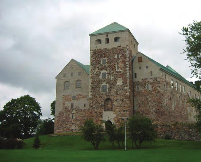 Juuti P. Kuva 1. Turun linnan historia alkaa jo 1280-luvulta. Ruotsin kuninkaan käskynhaltijan ja sotilaiden linnaleiristä kasvoi vuosisatojen kuluessa komea harmaakivilinna.