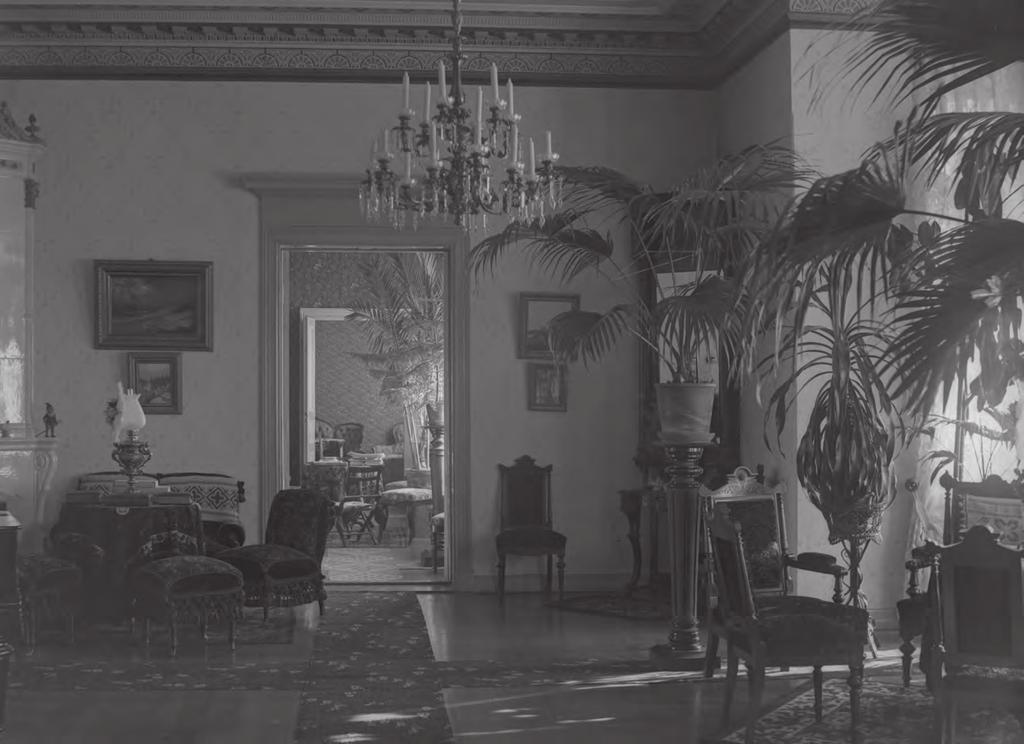 Kuva kartanon toisen kerroksen salongista 1800-luvun lopulta.