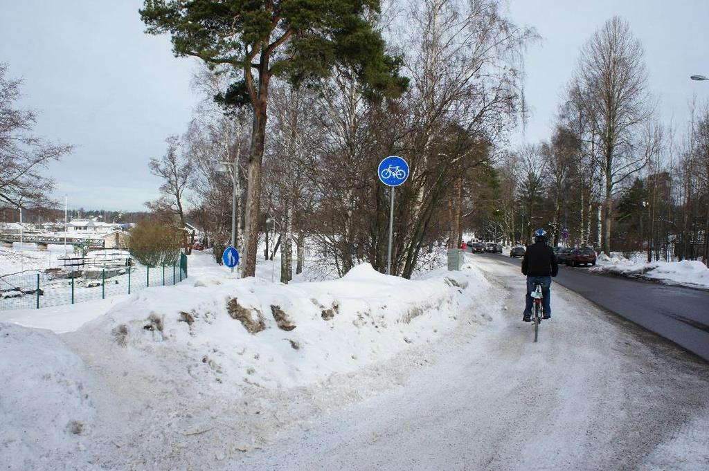 Normaaleiden laatuvaatimusten mukaisen talvihoidon haasteet pyöräilylle Pyöräilijöiltä tulleen palautteen perusteella nykyisten vaatimusten mukainen