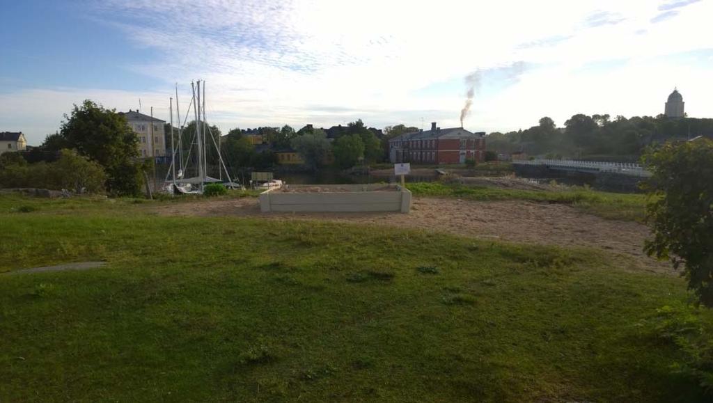 Kohteesta on piirretty puhtaaksi tutkimusalueen sijaintia kuvaava yleiskartta sekä kaivannossa havaittuja ilmiöitä kuvaava kohdekartta.