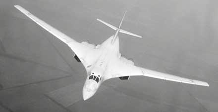 Tu-160 strateginen pommikone (RIA Novosti) An-70 kuljetuskone (RIA Novosti) teriö on esitellyt yli 30 erilaista modifikaatiota, mukaan lukien rynnäkkökuljetus, tutkahäirintä, komentopaikka, viestintä