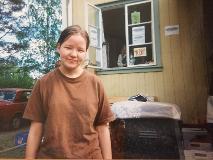 (Laura, 2002) Lyhyen harkinnan tuloksena voi todeta, että johtojen määrä tuntuu melko älyttömältä. (Mikko Viljanen, 2006) Viestintäleirin suola on rento meininki? se, joka ei koskaan muutu.