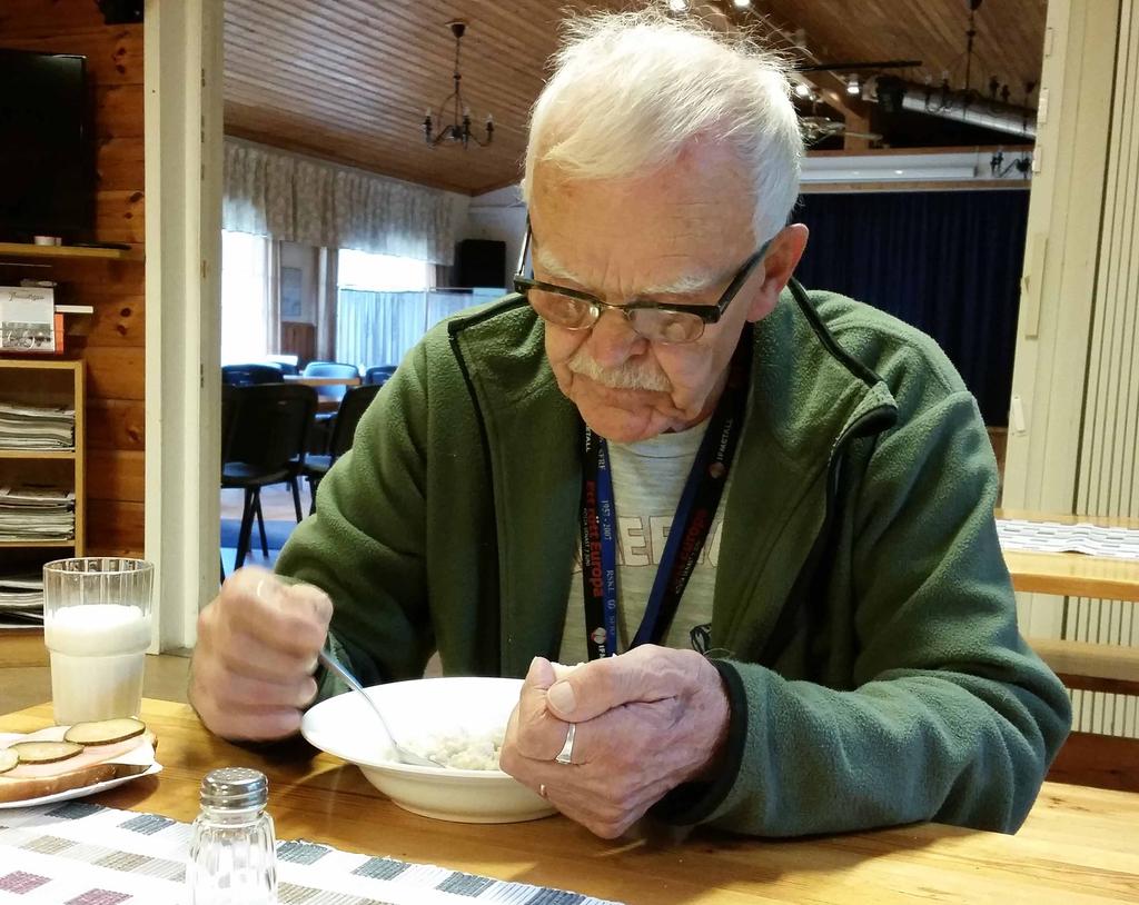 Pohjalla on usein puolikuollut romu, mutta he jotka osaavat, tekevät koko auton itse. Tämän auton on luultavasti muokannut mieleisekseen hitsari.