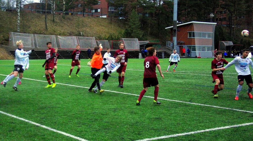 Haka/HJS yj matkusti lauantaina Jyväskylään FC Hakan edustusjoukkueen perään ottamaan omaa matsiaan JJK:sta Apoikien SM-sarjassa.