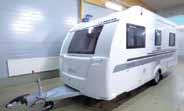 Kp 1 500 kg, op 1 130 kg Leveys 237 cm Makuupaikat 4 ADRIA ADORA 512 UP -14 23 500 rek.05/2015. Hyvä vaihtoehto uudelle! Virheetön vaunu.
