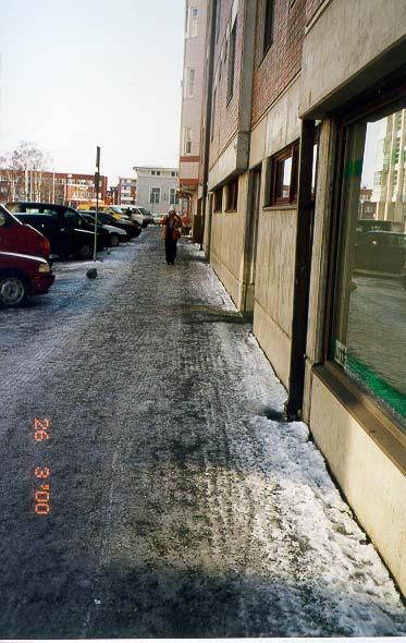 124 Kevyen liikenteen väylien kunnossapitotason selvitys TALVIKAUDEN TUTKIMUKSET viensä tasalla. Kaksi kohdetta sai keväisillä tutkimuskerroilla kuntoluokaksi arvosanan hyvä (= 4).