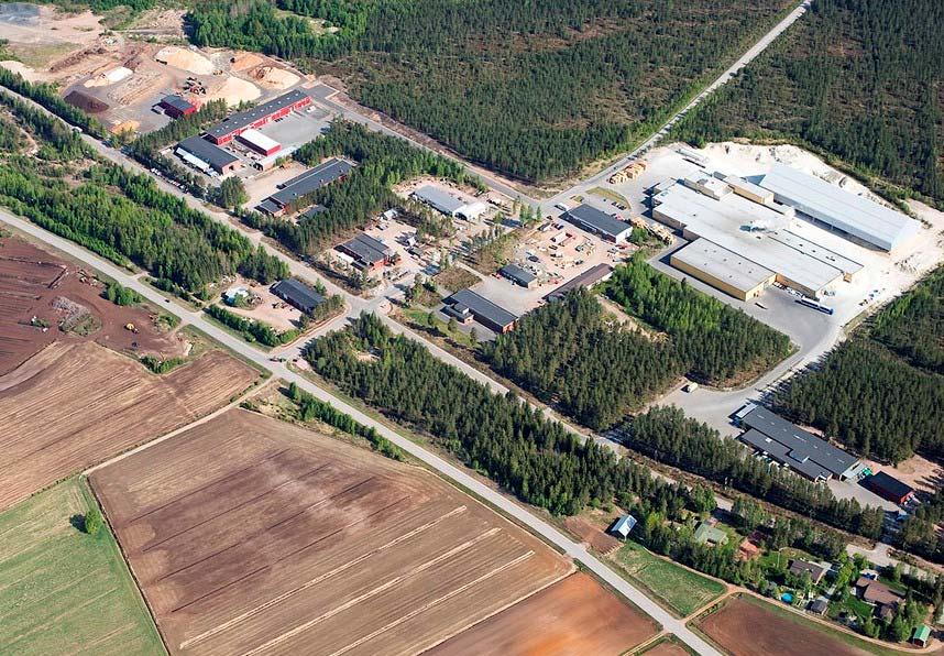 21400 5164 5 5 Asemakaavan ja asemakaavan muutoksen selostus 3 LÄHTÖKOHDAT 3.1 Selvitys suunnittelualueen oloista 3.1.1 Alueen yleiskuvaus Suunnittelualue sijaitsee noin 3,5 km etäisyydellä kaupungin keskustasta, Pansian teollisuusalueella Pansiankadun pohjoispuolella.