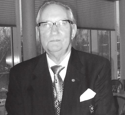 24 Lehtimies ja boheemi herrasmies täytti 80 vuotta Ari Rajamo täytti 80 vuotta 18.8.2013. Hän on Raudun Palkealan seurakunnan ortodoksipappina toimineen Paavo Rajamon poika.