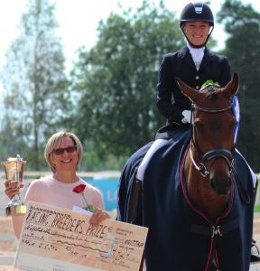 BREEDER' PRIZE Breeders' Prize on FWB yhdistyksen järjestämä kilpailu, joka on avoin kaikille FWB-hevosille.