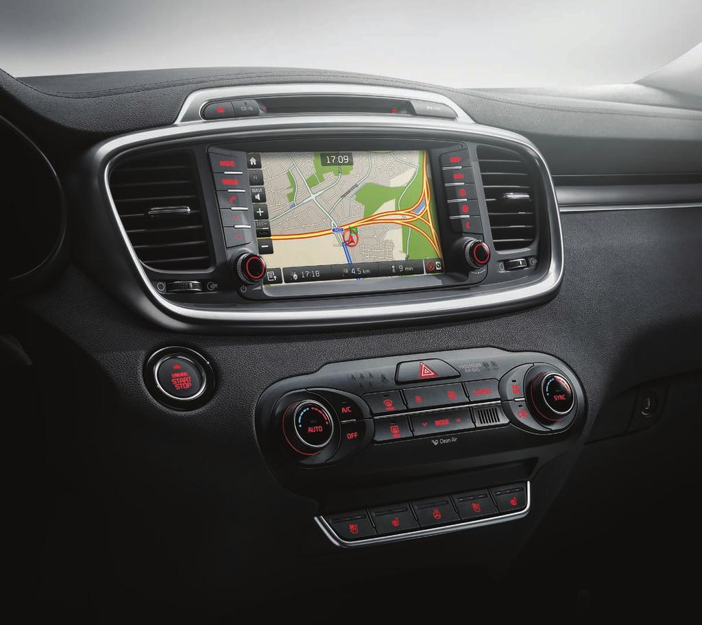 8 :n audiovisuaalinen navigointijärjestelmä Jos haluat viedä auton oman viihdejärjestelmän uudelle tasolle, valitse tämä suuri kahdeksan tuuman LCD-TFT kosketusnäyttö.