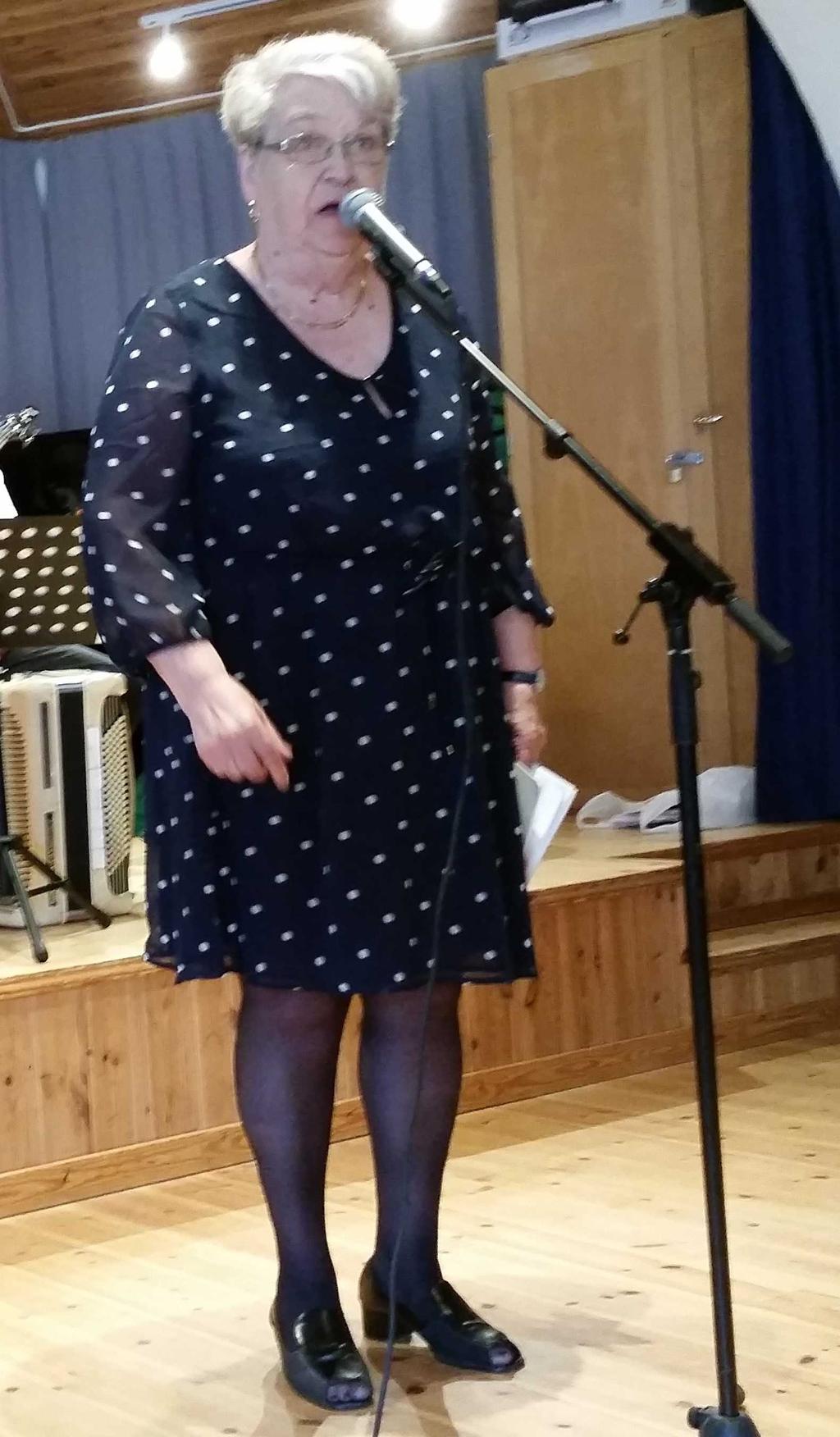 Finnish Oldbys singers astui areenalle kahvitauon jälkeen. Tähän yhtyeeseen kuuluu neljä laulajaa: Paavo Vallius, Tauno Saranpää, Tuomo Hotti ja Simon Scott.