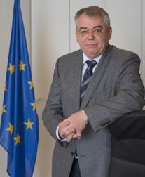 Presidentin esipuhe 03 Euroopan tilintarkastustuomioistuin viettää tänä vuonna 40-vuotisjuhlaansa.