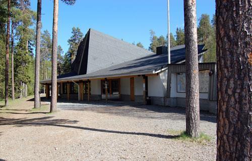 11 Oulangan kansallispuiston leirintäalue Oulangan luontokeskus Oulangan luontokeskus, Liikasenvaarantie 132, puh.