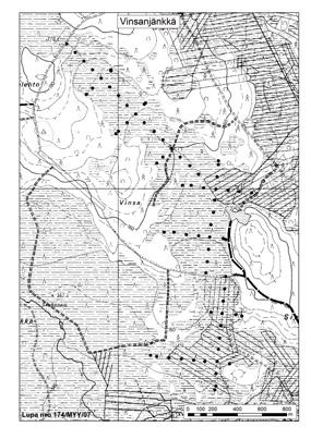 Tapio Muurinen ja Ilkka Aro 27. Vinsanjänkkä 27. Vinsanjänkkä (kl. 2624 11, x = 7444,8, y = 2490,7) sijaitsee Kolarin kuntakeskuksesta noin 28 km etelään.