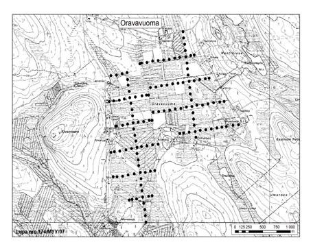 Tapio Muurinen ja Ilkka Aro 39. Oravavuoma 39. Oravavuoma (kl. 2642 08, x = 7441,8, y = 2523,1) sijaitsee vaarojen ympäröimänä noin 40 km Kolarin kuntakeskuksesta kaakkoon.