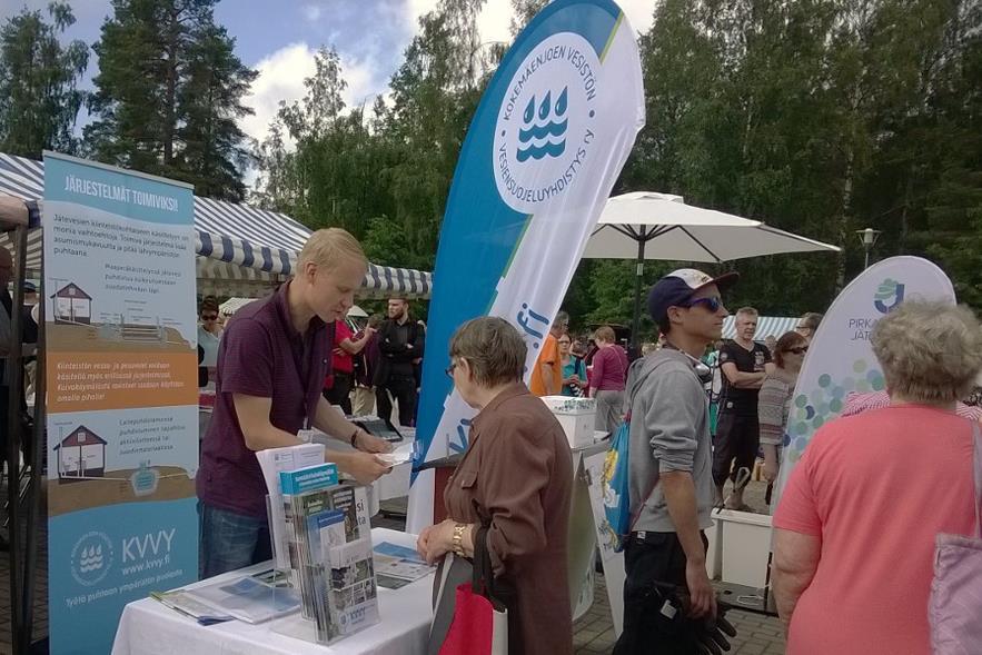 3.2 Puhelin- ja sähköpostineuvonta 5 Lehtijuttujen ja muun tiedottamisen myötä hankkeen työntekijöille tuli yhteensä 74 neuvontapuhelua tai kysymystä sähköpostilla.