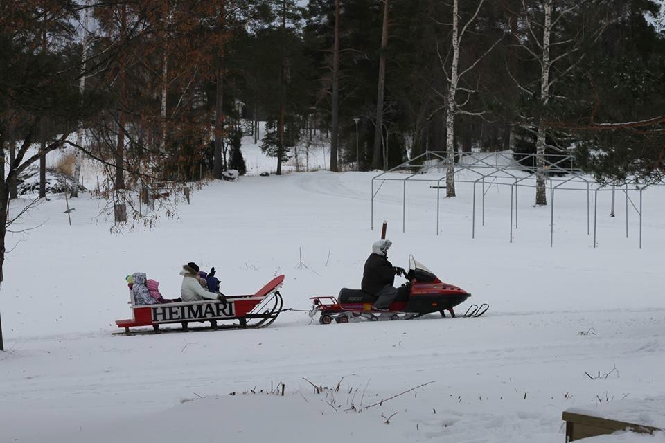 aikataulussa, koska sitä rekeä ajoi Heimarin