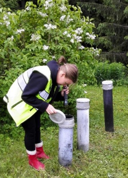 Neuvontakäynneillä käytiin yhdessä omistajan kanssa yksityiskohtaisesti läpi kiinteistön jätevesijärjestelmä sekä arvioitiin sen kuntoa silmämääräisesti (kuva 1) ja omistajalta saatujen