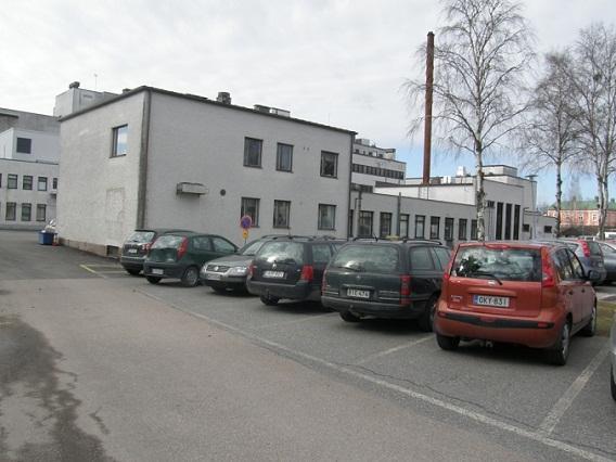 suunnittelema hoitajien asuntolan sekä apulaislääkärin asunnon käsittävä rakennus
