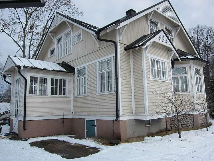 Kortteli 16 Eteläpitkäkatu 29 1920-luvun asuintontti aivan Vanhan Rauman kupeessa Eteläpitkäkadun ja Kainunkadun kulmassa.