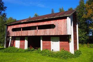 sisältämät rakennukset: luhtiaitta; 1800-luvun alun läpiajettava kaksikerroksinen varasto- ja nukkuma-aitta.
