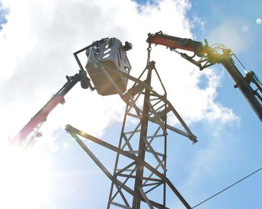 NOSTOSOVELLUKSET KUORMIEN NOSTO Mekaaninen tai hydraulinen haarukkalaite leveyden säädöllä Jatkopuomi kaivulaitteeseen tai kuormaimeen Kronos-nostin