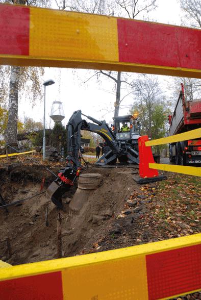 INFRARAKENTAMINEN JA KUNNALLISTEKNISET TYÖT Hyvin liikkuva monitoimikone sopii infra- ja kunnallisrakentamisen moninaisiin tarpeisiin mm.