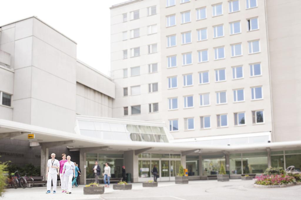 6 Henkilöstöraportti 2016 Toiminta ja tavoitteet Asiakaslähtöisyys Sairaalan strategisen tulevaisuudensuunnitelman mukaan Vaasan keskussairaalan potilaiden kokeman hoidon laadun on oltava Suomen
