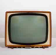 Elektroniikkamuseossa on esillä myös merkittävä kokoelma radiovastaanottimia 1920-1980-luvuilta sekä televisiovastaanottimia 1950-luvun lopulta 2000-luvulle.