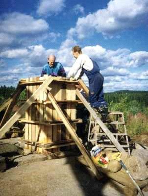 Se korjattiin viivytyksettä talteen ja toimitettiin Nyrölään. Ensimmäisen vaiheen huoltorakennuksesta maksettiin nimellinen 1500 mk, tämä siksi ettei kaupunki voinut sitä ilmaiseksikaan antaa.