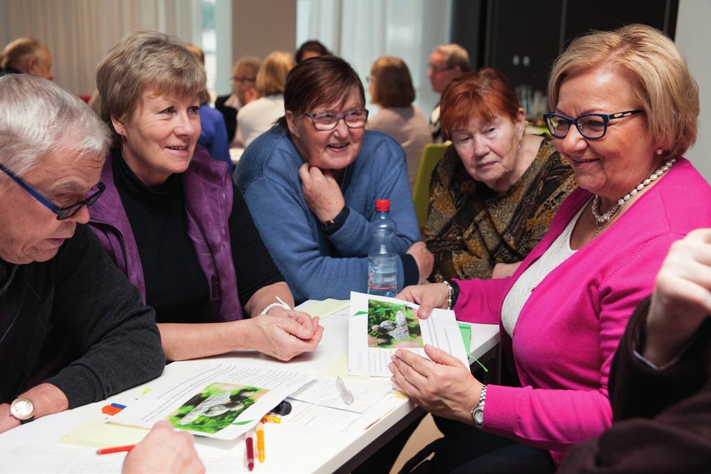 Tässä vanhusneuvoston jäsen Raija Moilanen mukana Omaishoitajan