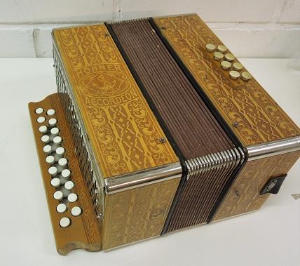 M40 Harmonikka Hohner Marca Registrada, made in Germany,