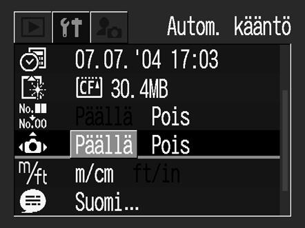 Kuvaaminen Lisätoiminnot 1 Valitse [ (Asetukset)] -valikosta (Autom. kääntö). Katso Valikkojen ja asetusten valitseminen (s. 65). 2 Valitse [Päällä] ja paina MENU-painiketta.