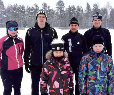 Innokkaimmat hiihtäjät kävivät myös kokeilemassa omia hiihtotaitojaan ja kisavauhtiaan Satakunnan junnu-cup kilpailuissa, kun taas toisille riitti seuran omat sarjakilpailut.