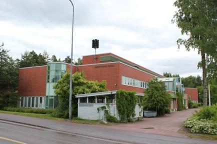 104 ESPOON KAUPUNKI TILAKESKUS-LIIKELAITOS PERUSKORJAUSHANKKEIDEN PRIORISOINTI KOULUKIINTEISTÖT Valmistumisvuosi: 1994 Rakennusnumero: 4102 Kiinteistön nimi: Sökövikens skola Kiinteistön osoite: