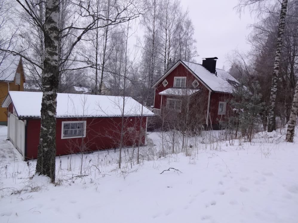 KOHDE 5 Saukonkatu 12 Kiinteistön yhteyshenkilö: Jorma Ahlqvist p. 040-5828787 Maanvarainen asuinrakennus. Kantavat rakenteet puuta. Julkisivut puuta.