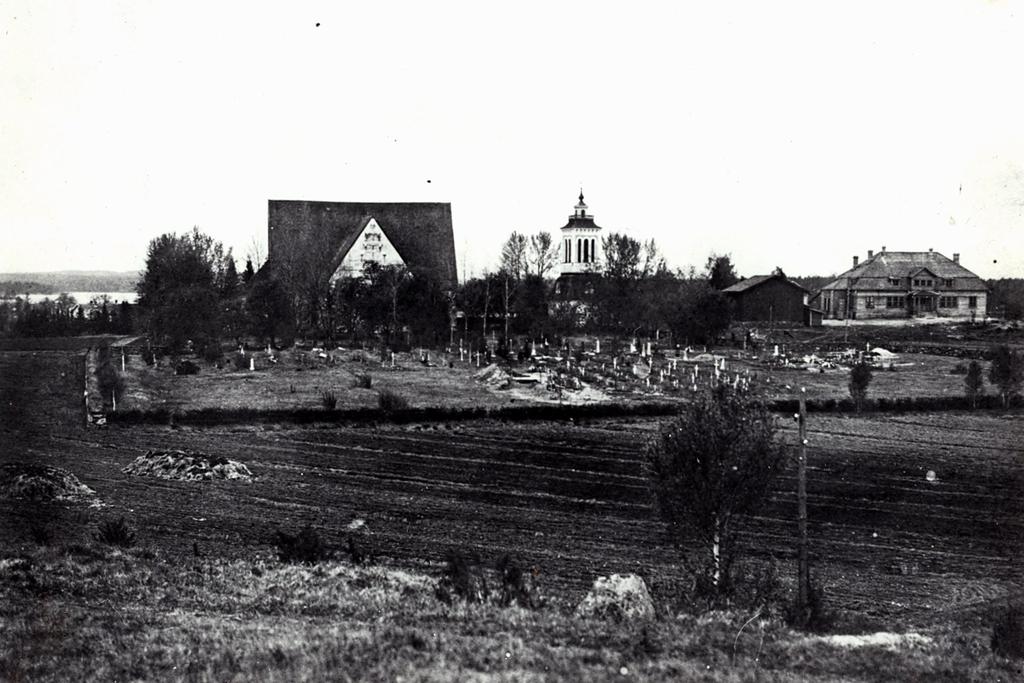 Viimeisin laajennus hautausmaalla on tehty 2000luvulla hautausmaan koilliskulmalle. (Nykyiset osastot 9,8 ja 13.
