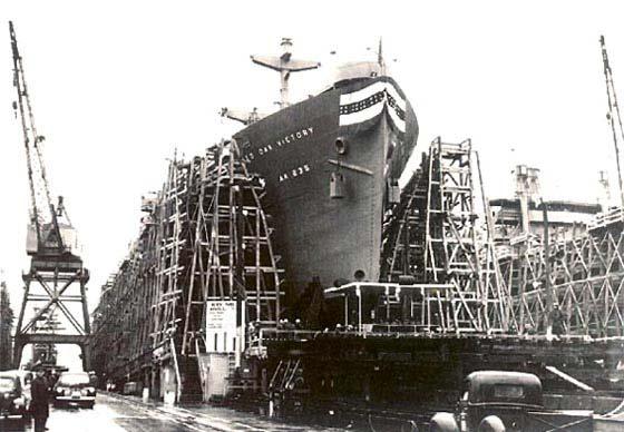 SS Red Oak Victory rakenteilla Permanente Metals Corporationin 1 telakalla (kuva Richmond Museum Association).