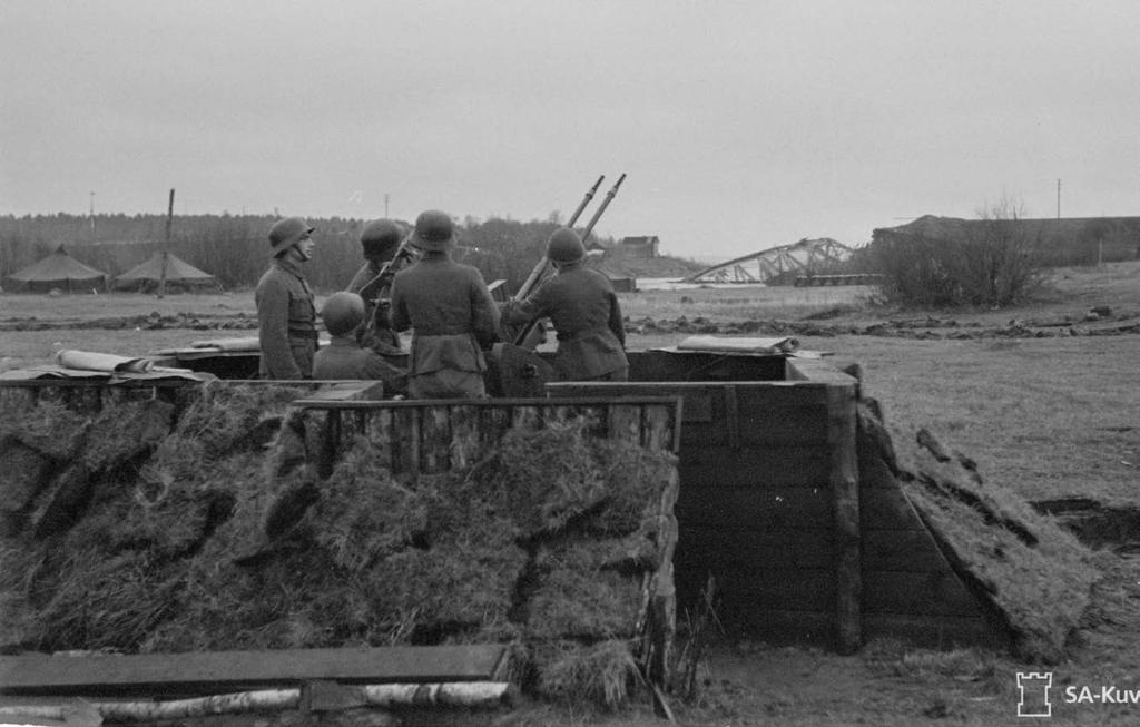 lokakuun 11. päivänä. Pahin vaihe oli silloin jo ohi. Tornion ja Kemin valtausten jälkeen lentotoiminta hiljeni ja muuttui häirintäluontoiseksi.
