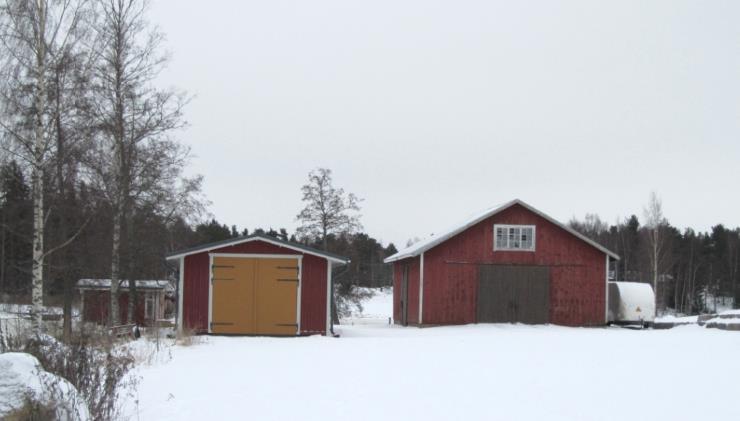 427. Talousrakennus pyörillä. 423.