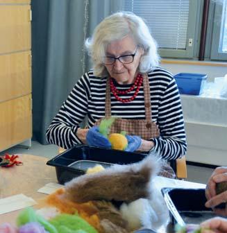 Påverkan på äldrepolitik Seniorverksamheten erbjuder bland annat delaktighetsfrämjande aktiviteter för äldre personer.