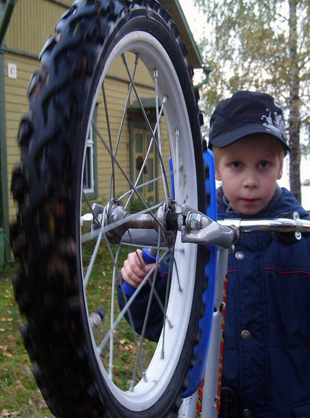 Kehityskuva Kaavoituksella kehitetään kokonaisuutta rohkeasti kohti uusia ratkaisuja osayleiskaava keskusta / Karhula Sitouduttu Kymenlaakson liikennestrategiaan Seudun stryk Näkyvyys sosiaalinen