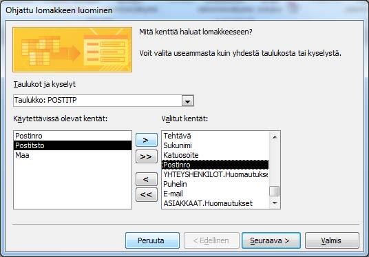 Valitut kentät Kuva 79 YHTEYSHENKILOT- taulukon kentät Valitse ensin pudotusvalikosta YHTESHENKILOT-taulukko ja siirrä kentät Valitut kentät (Selected Fields) -luetteloon yksi kerralla napsauttamalla