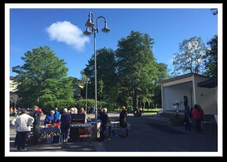 Taalintehtaan tori kylän sydämenä Kun Honolulun keltaisen talon ovi sulkeutuu, kuuluu jo torilta soundcheck.