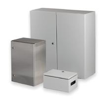 Casemet Cubo E- seinäkaapit IP 66, kaksiovisena IP 55 Koot 200 x 300 x 150 1000 x 1200 x 300 mm polyesterimaalattu teräs: sileät sivut ja laippa-aukolliset mallit ruostumaton teräs ISI304: sileät