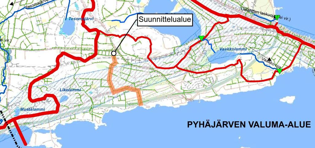 päällä. Kaikki suunnittelualueen vedet purkavat etelään junaradan alitse kohti Pyhäjärveä (Kuva 5). Virtausreitti suunnittelualueelta Pyhäjärveen on esitetty kuvassa 6. Kuva 5.