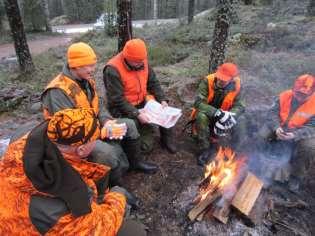 Metsästyksenjohtaja voi kieltää metsästykseen osallistumisen henkilöltä, joka ei noudata annettuja määräyksiä.